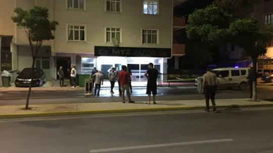 Kocaeli'de oto galeriye silahlı saldırı