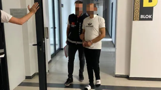 Oto hırsızları kıskıvrak yakalandı