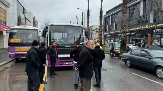 Otobüs durağında feci kaza: Kadın, geri manevra yapan otobüsün altında kaldı