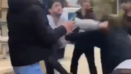 Kocaeli'de otobüs şoförü yolcuya bıçak çekti