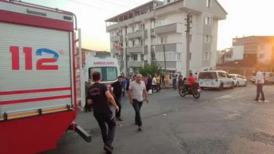 Otomobil bahçeye uçtu! Yaralılar var!