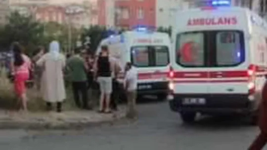 Otomobil bahçeye uçtu! Yaralılar var!
