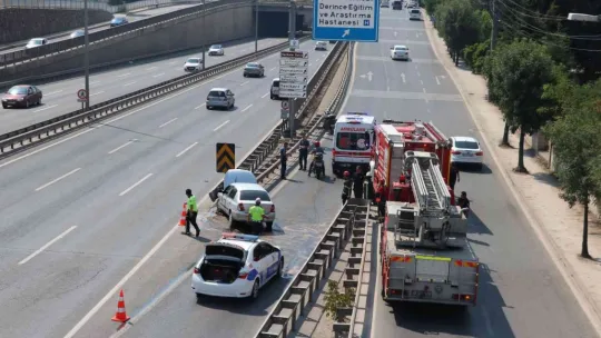 Otomobil bariyerlere ok gibi saplandı