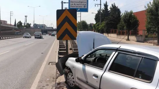 Otomobil bariyerlere ok gibi saplandı