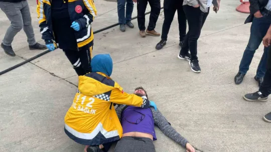 Otomobil benzin istasyonuna daldı, o anlar kameraya yansıdı