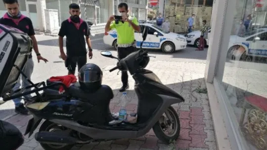 Otomobil ile çarpışan motosikletli yaralandı!