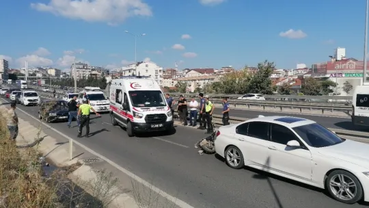 Otomobil ile çarpışan motosikletli ağır yaralandı