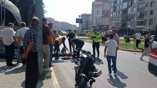 Otomobil ile çarpışan motosiklet sürücüsü yaralandı