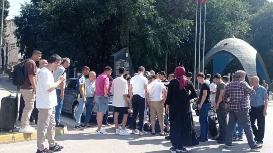 Otomobil ile çarpışan motosiklet sürücüsü yaralandı