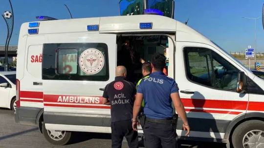 Otomobil ile çarpışan motosikletli ağır yaralandı