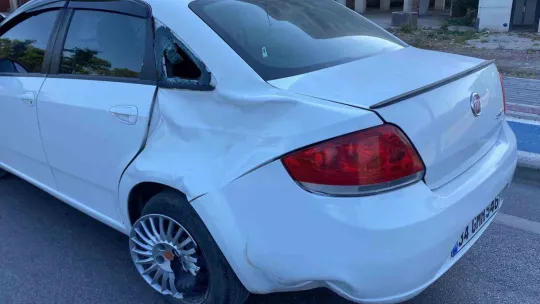 Otomobil ile çarpışan motosikletli ağır yaralandı