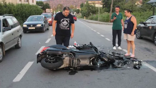 Otomobil ile motosiklet çarpıştı: 2 yaralı