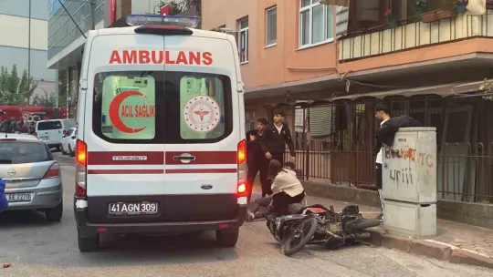 Otomobil ile motosiklet çarpıştı: 2 yaralı
