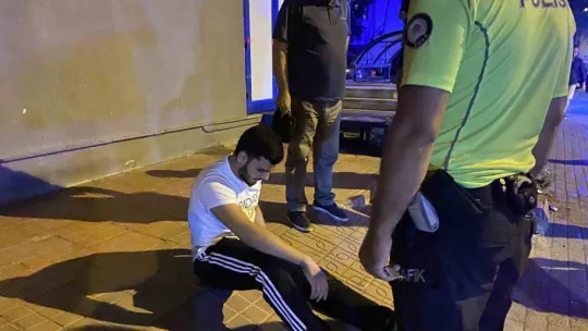 Otomobil ile motosiklet kafa kafaya çarpıştı: 1 yaralı