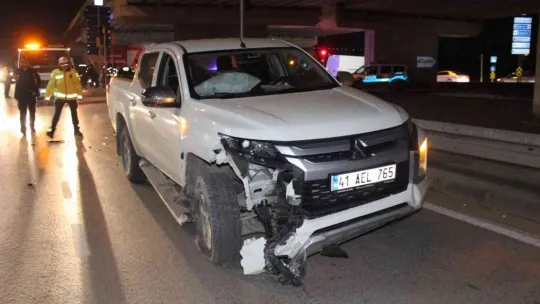 İzmit'te otomobil ile pikap çarpıştı: 1 Yaralı!