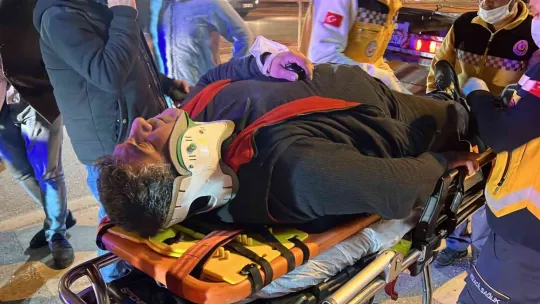 İzmit'te otomobil ile pikap çarpıştı: 1 Yaralı!