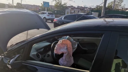 Otomobil ile servis minibüsü çarpıştı: 1 yaralı