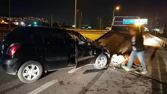 Otomobil kamyonete arkadan çarptı: 1 ağır yaralı!