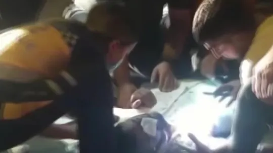 Otomobil kazada kağıt gibi ezildi: 4 yaralı