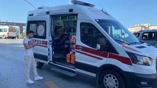 Otomobil takla attı: 1'i bebek 3 yaralı