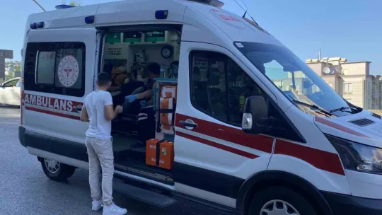 Otomobil takla attı: 1'i bebek 3 yaralı