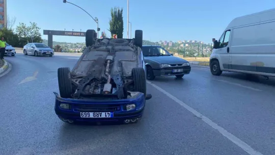 Otomobil takla attı: 1'i bebek 3 yaralı