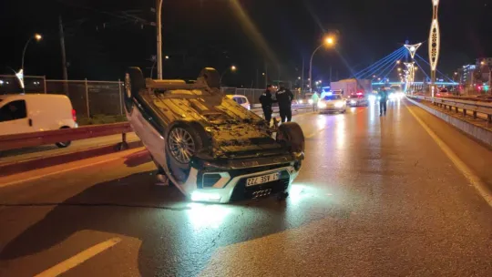 Otomobil takla attı, sürücüsü bulunamadı