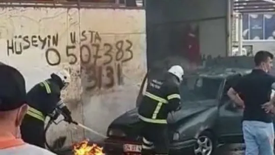 Otomobil tamir edilirken aniden alev aldı! 