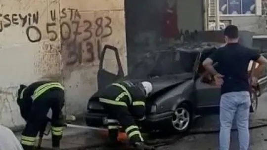 Otomobil tamir edilirken aniden alev aldı! 