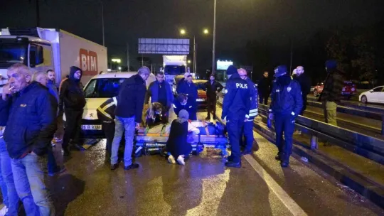 Feci kazada otomobil tıra arkadan çarptı