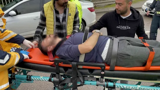 Otomobile çarpmamak için bariyerlere girdi