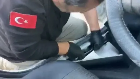 Otomobili uyuşturucu taşımak için özel dizayn etmişler