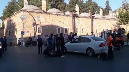 Otomobilin çarptığı yaya yaralandı