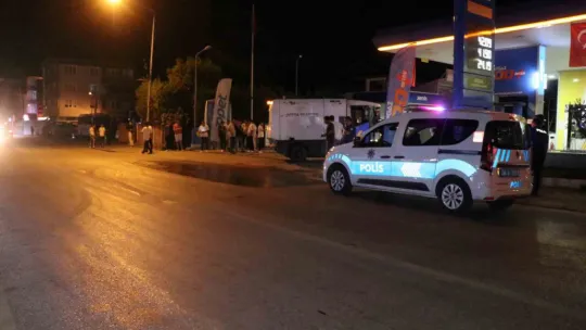 Otomobille çarpışan motosikletli genç hayatını kaybetti