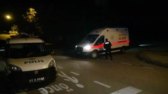 Otomobille kovalanan genç, silahlı saldırıya uğradı