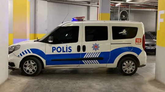 Otoparkta boğazından kesilmiş halde bulundu