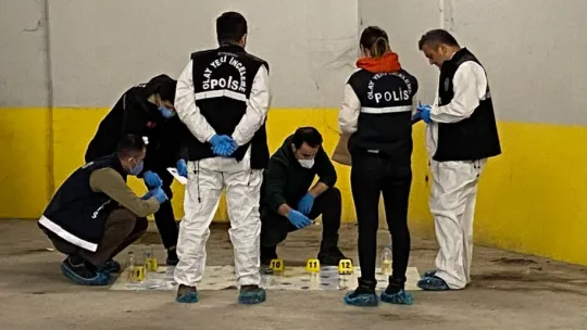 Otoparkta boğazından kesilmiş halde bulundu