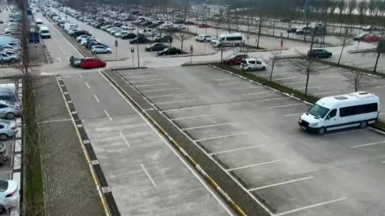 Otomobilin takla atma anı kamerada