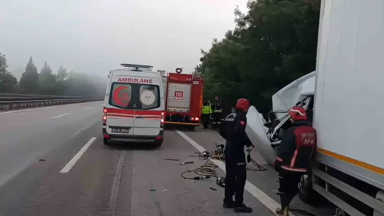 Kağıt gibi ezilen kamyonun kupasında sıkışarak hayatını kaybetti