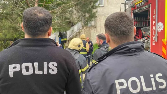 Oturma odasında korkutan yangın