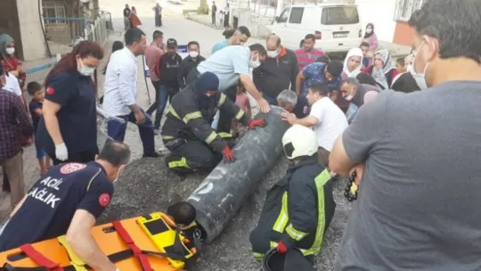 Oyun oynarken kanalizasyon borusuna sıkıştı