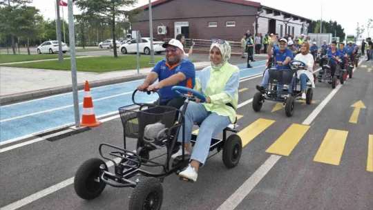 Özel bireyler trafik kurallarını eğlenerek öğreniyor