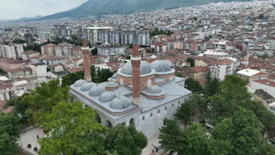 Bu caminin içine sinek giremiyor