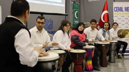 Özel çocuklar Yeşilay için söyledi