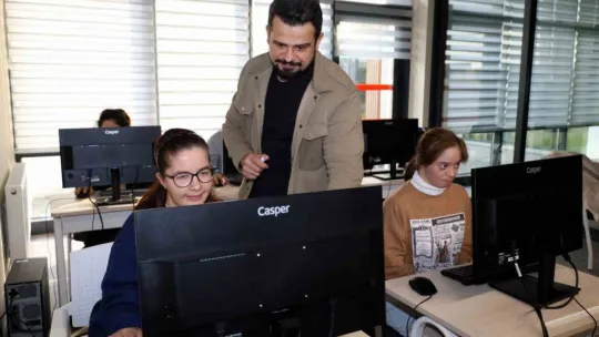 Özel gereksinimli bireylere bilgisayar ve kodlama eğitimi