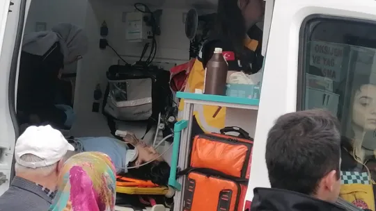 Özel halk otobüsü anne ve oğluna çarptı