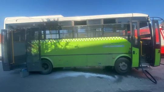 Özel halk otobüsünde yangın paniği