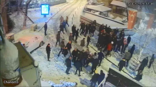 Kartopu savaşı silahlı kavgaya dönüştü: 6 yaralı!
