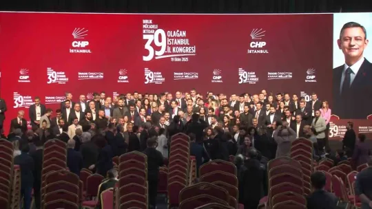 Özgür Çelik oy çokluğu ile yeniden CHP İstanbul İl Başkanı seçildi