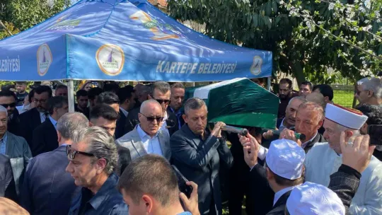 Özgür Özel, Kocaeli'de cenazeye katıldı